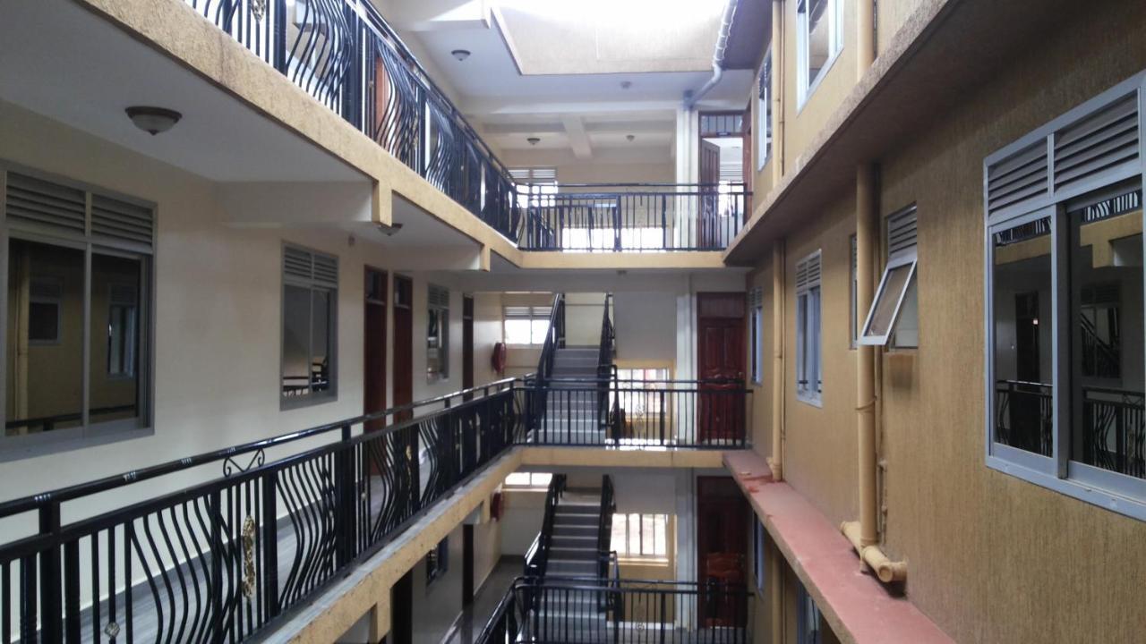 Hotel Good News Lira Zewnętrze zdjęcie